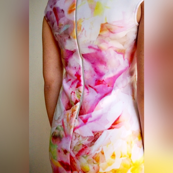 Julia Jordan | Floral Dress - Picture 3 of 4